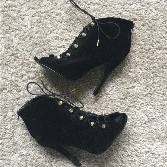 Qupid Faux Fur Ankle Boots - Picture 15 of 16